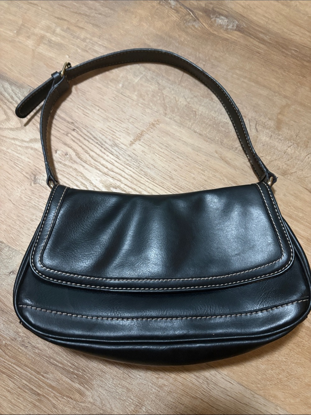 Vintage Villager Black Leather Shoulder Bag/Purse